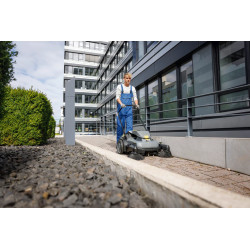 Balayeuse compacte accompagnée KM 70/30 C Bp Pack 2SB